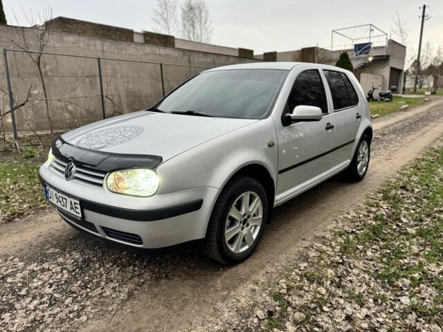 Серый Фольксваген Гольф, объемом двигателя 1.6 л и пробегом 254 тыс. км за 4000 $, фото 1 на Automoto.ua