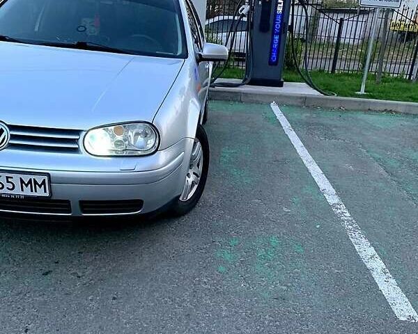 Серый Фольксваген Гольф, объемом двигателя 1.4 л и пробегом 242 тыс. км за 3600 $, фото 1 на Automoto.ua