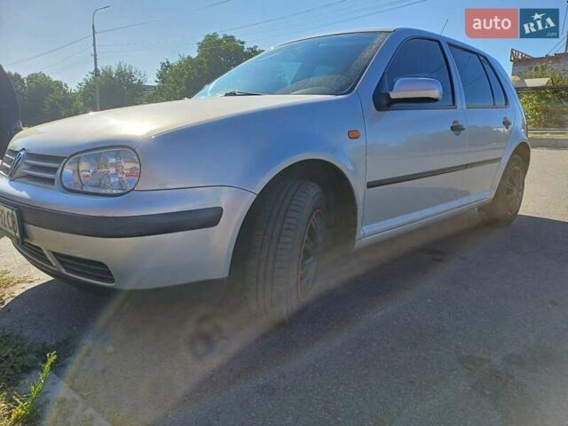 Серый Фольксваген Гольф, объемом двигателя 1.4 л и пробегом 233 тыс. км за 4000 $, фото 1 на Automoto.ua