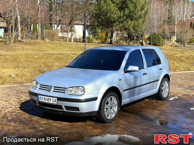 Серый Фольксваген Гольф, объемом двигателя 1.6 л и пробегом 250 тыс. км за 3700 $, фото 1 на Automoto.ua