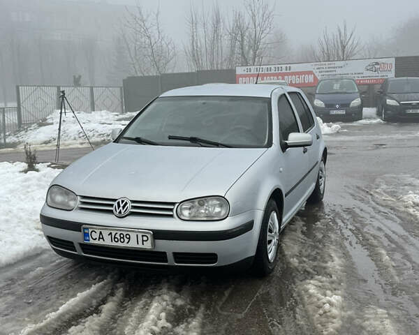 Сірий Фольксваген Гольф, об'ємом двигуна 1.6 л та пробігом 258 тис. км за 3900 $, фото 1 на Automoto.ua