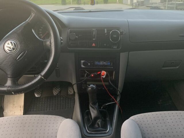 Сірий Фольксваген Гольф, об'ємом двигуна 1.6 л та пробігом 280 тис. км за 3850 $, фото 1 на Automoto.ua