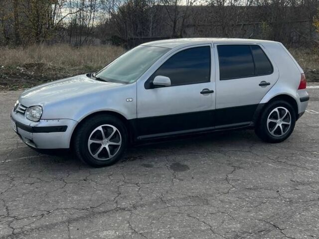 Сірий Фольксваген Гольф, об'ємом двигуна 1 л та пробігом 200 тис. км за 1432 $, фото 1 на Automoto.ua