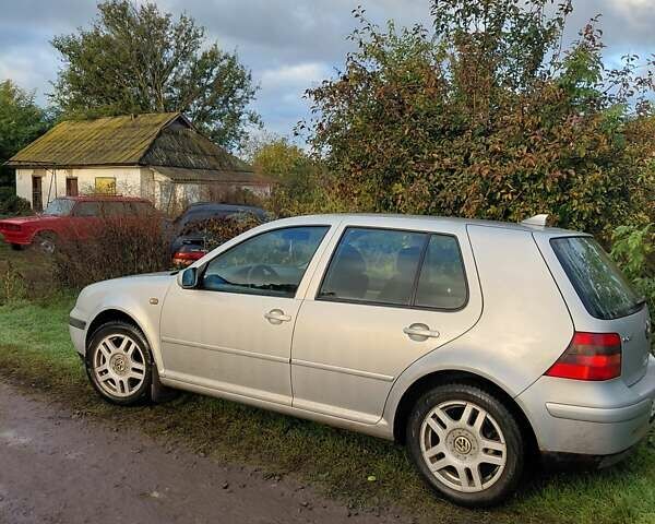 Серый Фольксваген Гольф, объемом двигателя 1.6 л и пробегом 242 тыс. км за 4917 $, фото 1 на Automoto.ua