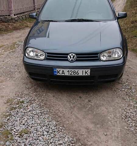 Серый Фольксваген Гольф, объемом двигателя 2 л и пробегом 248 тыс. км за 3600 $, фото 1 на Automoto.ua