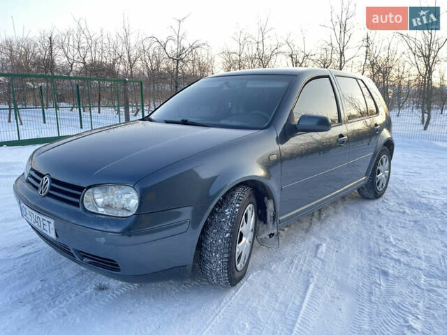 Сірий Фольксваген Гольф, об'ємом двигуна 1.6 л та пробігом 330 тис. км за 3300 $, фото 1 на Automoto.ua