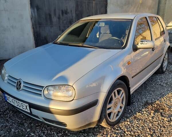 Серый Фольксваген Гольф, объемом двигателя 1.6 л и пробегом 409 тыс. км за 3500 $, фото 1 на Automoto.ua