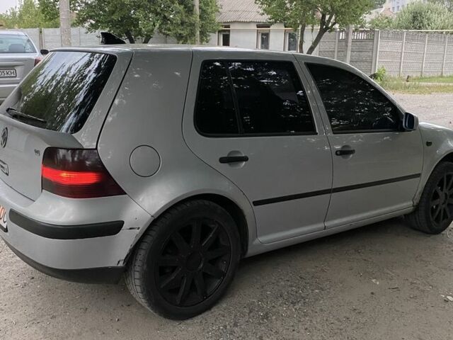 Серый Фольксваген Гольф, объемом двигателя 1.6 л и пробегом 300 тыс. км за 3000 $, фото 1 на Automoto.ua