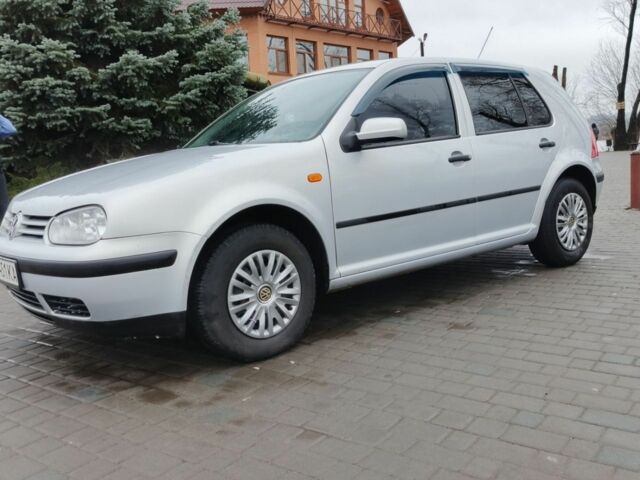 Серый Фольксваген Гольф, объемом двигателя 1.6 л и пробегом 290 тыс. км за 4500 $, фото 1 на Automoto.ua