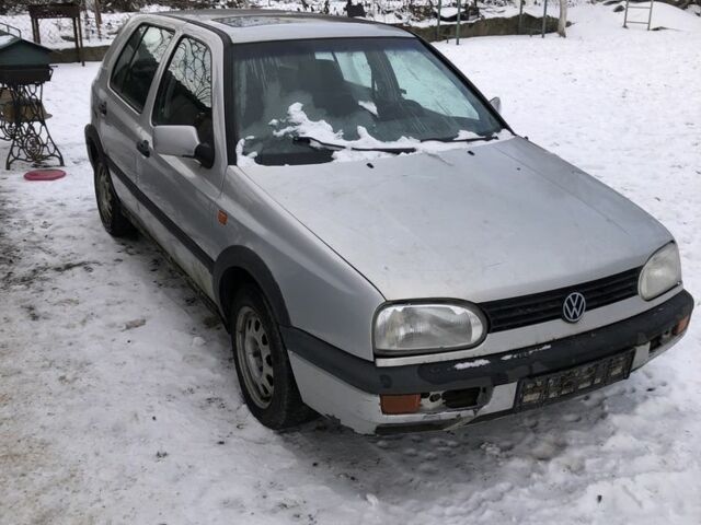 Сірий Фольксваген Гольф, об'ємом двигуна 1.6 л та пробігом 300 тис. км за 800 $, фото 1 на Automoto.ua