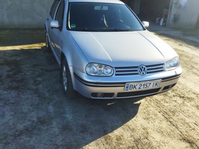 Серый Фольксваген Гольф, объемом двигателя 1.6 л и пробегом 222 тыс. км за 3700 $, фото 1 на Automoto.ua