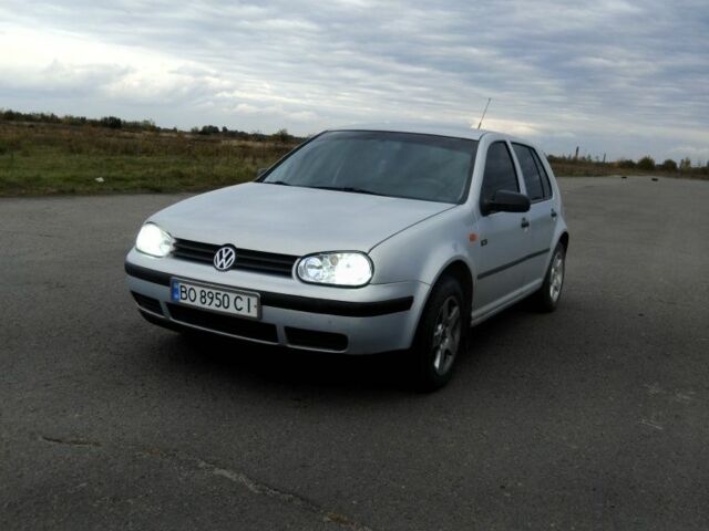 Сірий Фольксваген Гольф, об'ємом двигуна 1.6 л та пробігом 350 тис. км за 2800 $, фото 1 на Automoto.ua