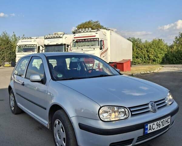 Серый Фольксваген Гольф, объемом двигателя 1.39 л и пробегом 203 тыс. км за 2450 $, фото 1 на Automoto.ua