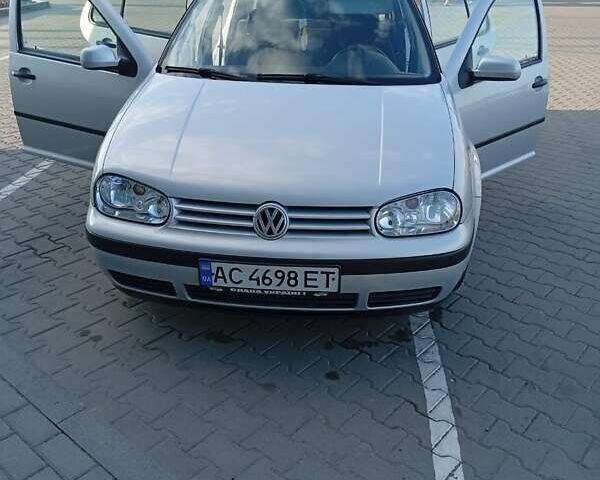 Серый Фольксваген Гольф, объемом двигателя 1.39 л и пробегом 248 тыс. км за 4000 $, фото 1 на Automoto.ua