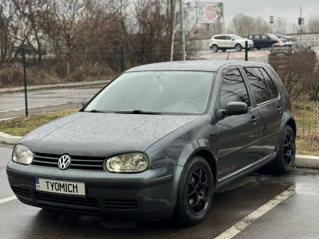 Серый Фольксваген Гольф, объемом двигателя 1.6 л и пробегом 342 тыс. км за 3950 $, фото 1 на Automoto.ua