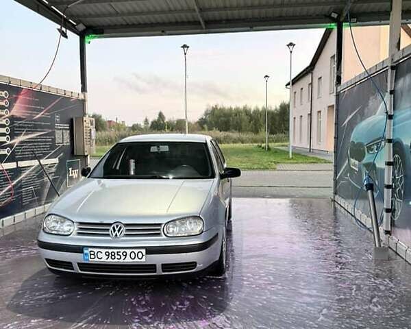 Серый Фольксваген Гольф, объемом двигателя 1.9 л и пробегом 400 тыс. км за 3800 $, фото 1 на Automoto.ua