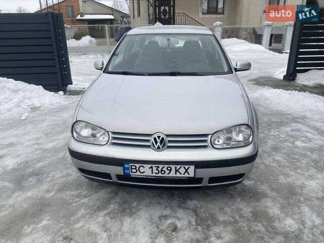Серый Фольксваген Гольф, объемом двигателя 1.6 л и пробегом 263 тыс. км за 3999 $, фото 1 на Automoto.ua