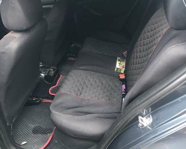 Серый Фольксваген Гольф, объемом двигателя 1.39 л и пробегом 300 тыс. км за 3700 $, фото 1 на Automoto.ua