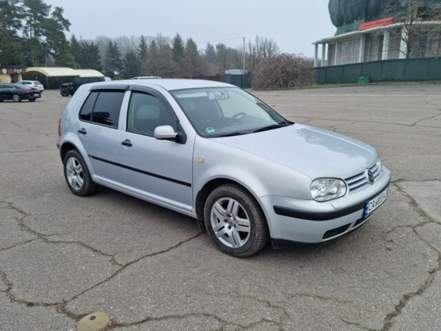 Серый Фольксваген Гольф, объемом двигателя 1.6 л и пробегом 230 тыс. км за 4950 $, фото 1 на Automoto.ua