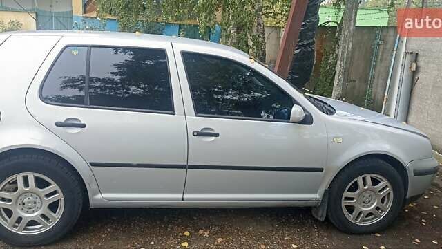 Серый Фольксваген Гольф, объемом двигателя 1.6 л и пробегом 310 тыс. км за 3600 $, фото 1 на Automoto.ua