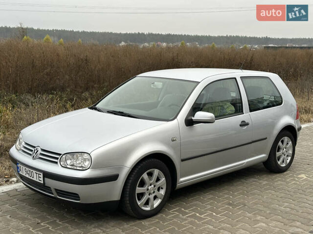 Серый Фольксваген Гольф, объемом двигателя 1.6 л и пробегом 213 тыс. км за 4500 $, фото 1 на Automoto.ua