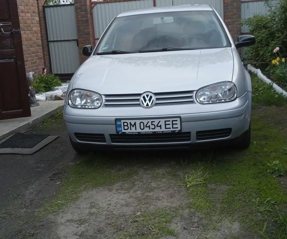 Серый Фольксваген Гольф, объемом двигателя 1.6 л и пробегом 270 тыс. км за 4500 $, фото 1 на Automoto.ua