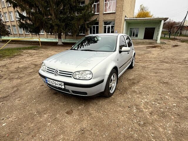 Серый Фольксваген Гольф, объемом двигателя 1.6 л и пробегом 220 тыс. км за 4500 $, фото 1 на Automoto.ua