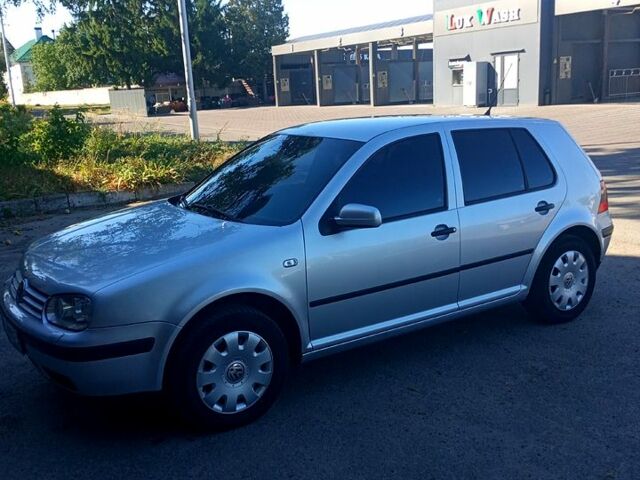 Серый Фольксваген Гольф, объемом двигателя 1.6 л и пробегом 230 тыс. км за 4499 $, фото 1 на Automoto.ua