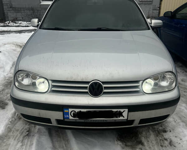 Серый Фольксваген Гольф, объемом двигателя 1.39 л и пробегом 204 тыс. км за 3800 $, фото 1 на Automoto.ua