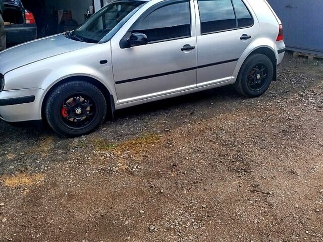 Серый Фольксваген Гольф, объемом двигателя 1.9 л и пробегом 236 тыс. км за 4950 $, фото 1 на Automoto.ua