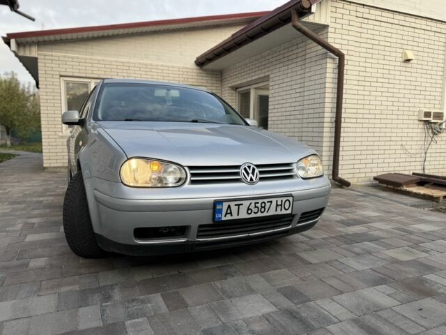 Серый Фольксваген Гольф, объемом двигателя 1.6 л и пробегом 318 тыс. км за 3650 $, фото 1 на Automoto.ua