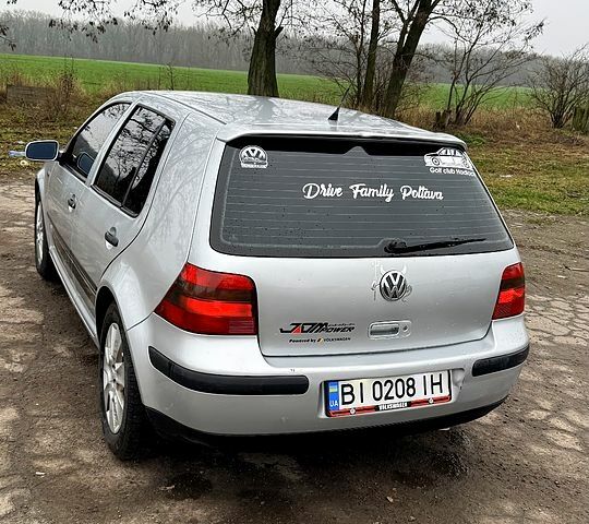 Серый Фольксваген Гольф, объемом двигателя 1.6 л и пробегом 318 тыс. км за 4900 $, фото 1 на Automoto.ua