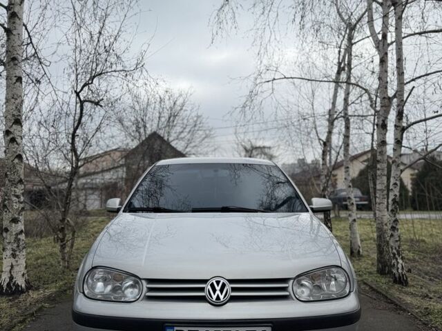 Серый Фольксваген Гольф, объемом двигателя 1.6 л и пробегом 236 тыс. км за 3600 $, фото 1 на Automoto.ua