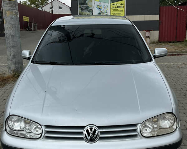 Серый Фольксваген Гольф, объемом двигателя 1.39 л и пробегом 210 тыс. км за 3900 $, фото 1 на Automoto.ua