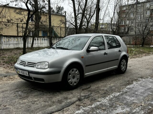 Серый Фольксваген Гольф, объемом двигателя 1.6 л и пробегом 180 тыс. км за 1999 $, фото 1 на Automoto.ua