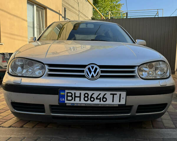 Серый Фольксваген Гольф, объемом двигателя 1.6 л и пробегом 233 тыс. км за 5200 $, фото 1 на Automoto.ua