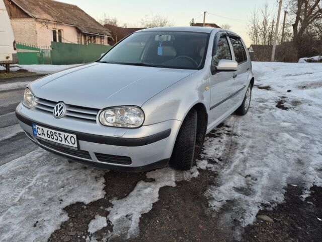 Серый Фольксваген Гольф, объемом двигателя 1 л и пробегом 230 тыс. км за 5000 $, фото 1 на Automoto.ua