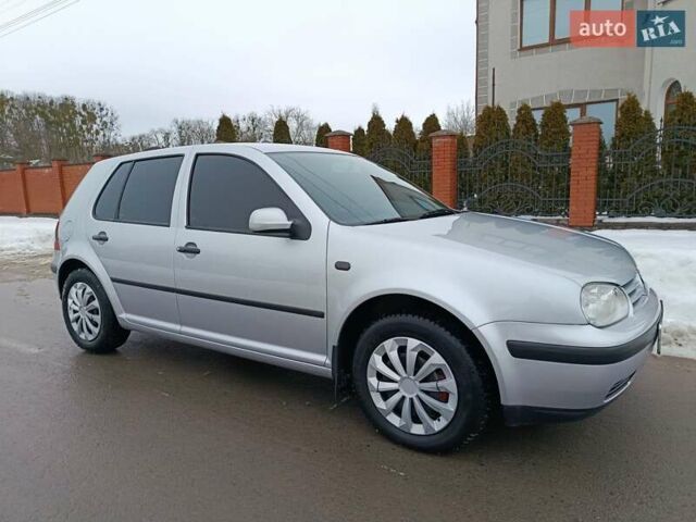 Серый Фольксваген Гольф, объемом двигателя 1.39 л и пробегом 203 тыс. км за 3850 $, фото 1 на Automoto.ua