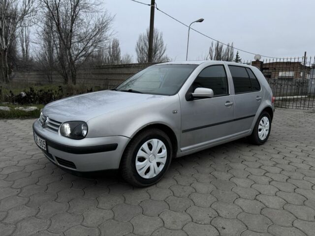 Серый Фольксваген Гольф, объемом двигателя 1.9 л и пробегом 300 тыс. км за 2200 $, фото 1 на Automoto.ua