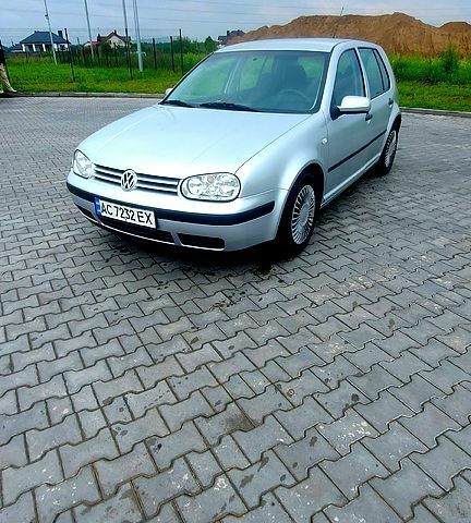 Серый Фольксваген Гольф, объемом двигателя 1.4 л и пробегом 229 тыс. км за 3200 $, фото 1 на Automoto.ua