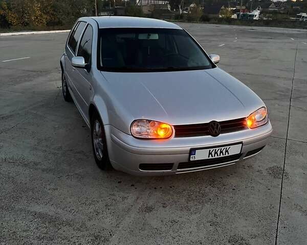 Серый Фольксваген Гольф, объемом двигателя 1.6 л и пробегом 290 тыс. км за 3500 $, фото 1 на Automoto.ua