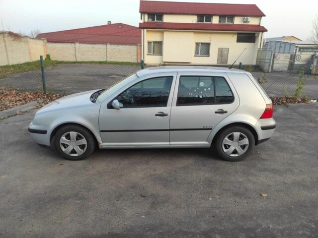 Серый Фольксваген Гольф, объемом двигателя 1.6 л и пробегом 290 тыс. км за 4200 $, фото 1 на Automoto.ua