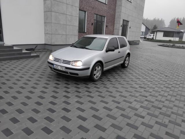 Серый Фольксваген Гольф, объемом двигателя 1.9 л и пробегом 320 тыс. км за 1750 $, фото 1 на Automoto.ua