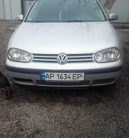 Серый Фольксваген Гольф, объемом двигателя 1.39 л и пробегом 390 тыс. км за 3800 $, фото 1 на Automoto.ua