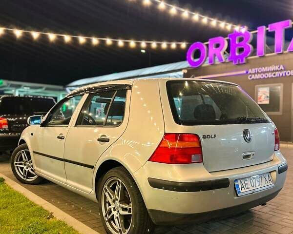 Серый Фольксваген Гольф, объемом двигателя 1.6 л и пробегом 224 тыс. км за 5000 $, фото 1 на Automoto.ua