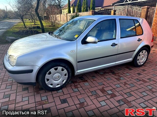 Серый Фольксваген Гольф, объемом двигателя 1.6 л и пробегом 154 тыс. км за 4599 $, фото 1 на Automoto.ua