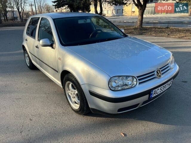 Серый Фольксваген Гольф, объемом двигателя 1.6 л и пробегом 290 тыс. км за 3750 $, фото 1 на Automoto.ua