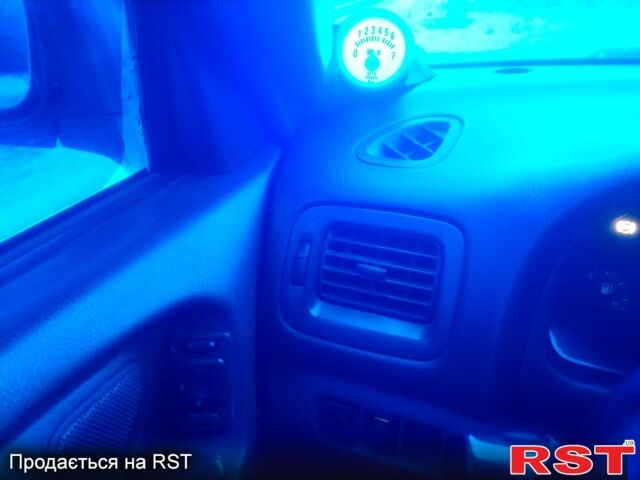 Серый Фольксваген Гольф, объемом двигателя 1.6 л и пробегом 300 тыс. км за 3900 $, фото 1 на Automoto.ua