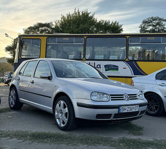 Серый Фольксваген Гольф, объемом двигателя 1.6 л и пробегом 256 тыс. км за 3900 $, фото 1 на Automoto.ua