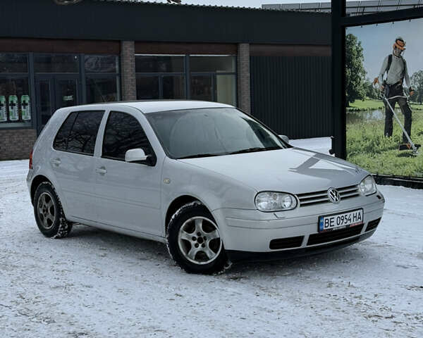 Серый Фольксваген Гольф, объемом двигателя 1.6 л и пробегом 220 тыс. км за 3000 $, фото 1 на Automoto.ua